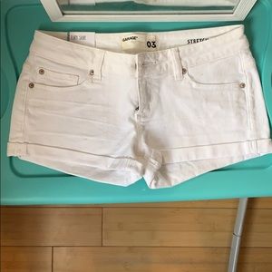 Size 3 white flirty jean shorts
